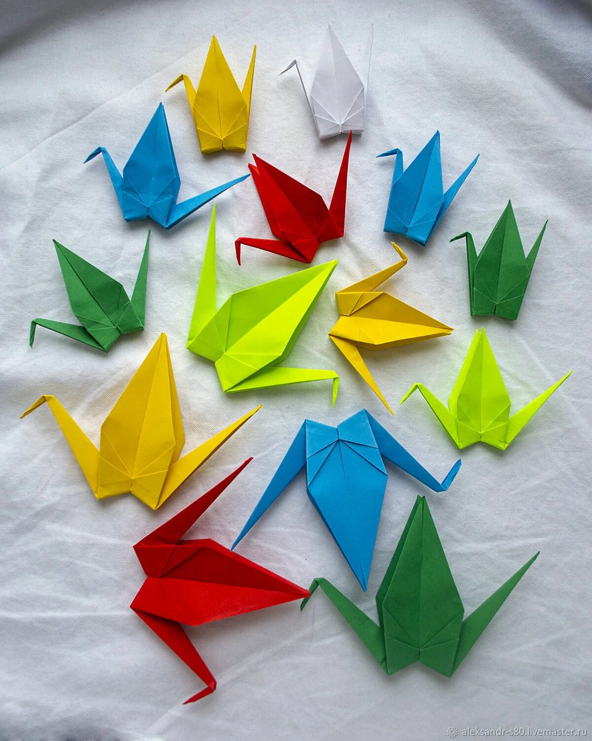 Журавлик Цуру оригами. Сенбазуру оригами Журавлик. Японский журавль оригами. Японский бумажный Журавлик Цуру.
