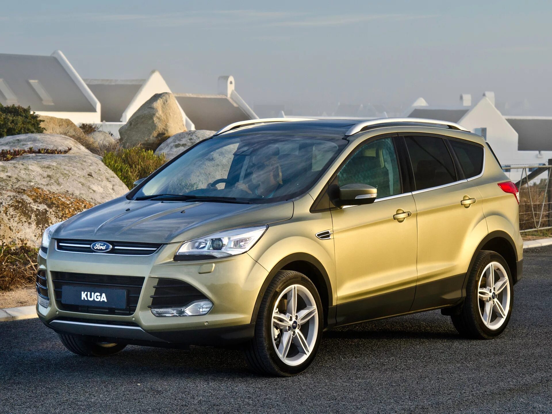 Какая куга лучше. Ford Kuga 2 2013. Форд Куга 2013. Форд Куга 2 2013. Ford Kuga 1.