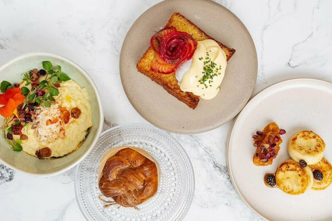 Лучшие завтраки санкт. Фестиваль завтраков Breakfast. Необычный завтрак. Завтраки в ресторанах СПБ. Необычные Завтраки в Санкт-Петербурге.