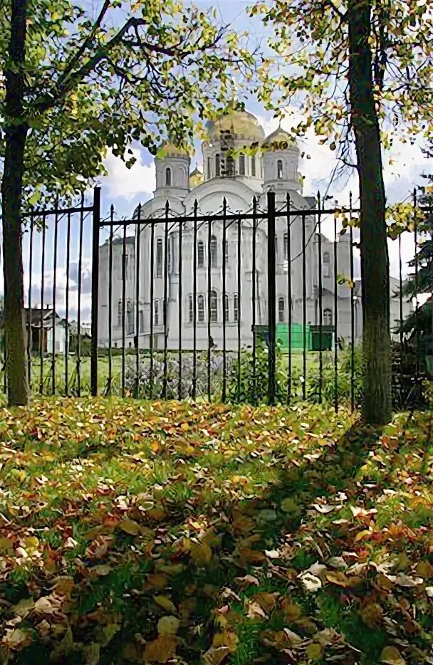 Осенняя горловка. Осенний пейзаж храм питера. Дивеево монастырь осенью. Золотая осень пушкино церковь. Храм лиски осень.