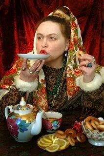 Пил из блюдца