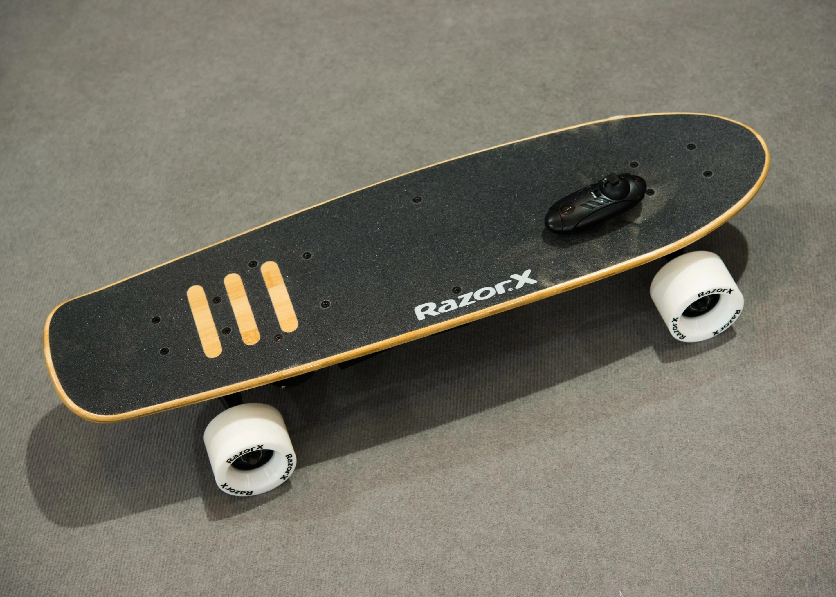 Электроскейтборд Cruiser Razor. Razor электроскейт Razor Electric Skateboard Cruiser. Скейтборд Razor Cruiser чёрный. Электроскейтборд 250w.