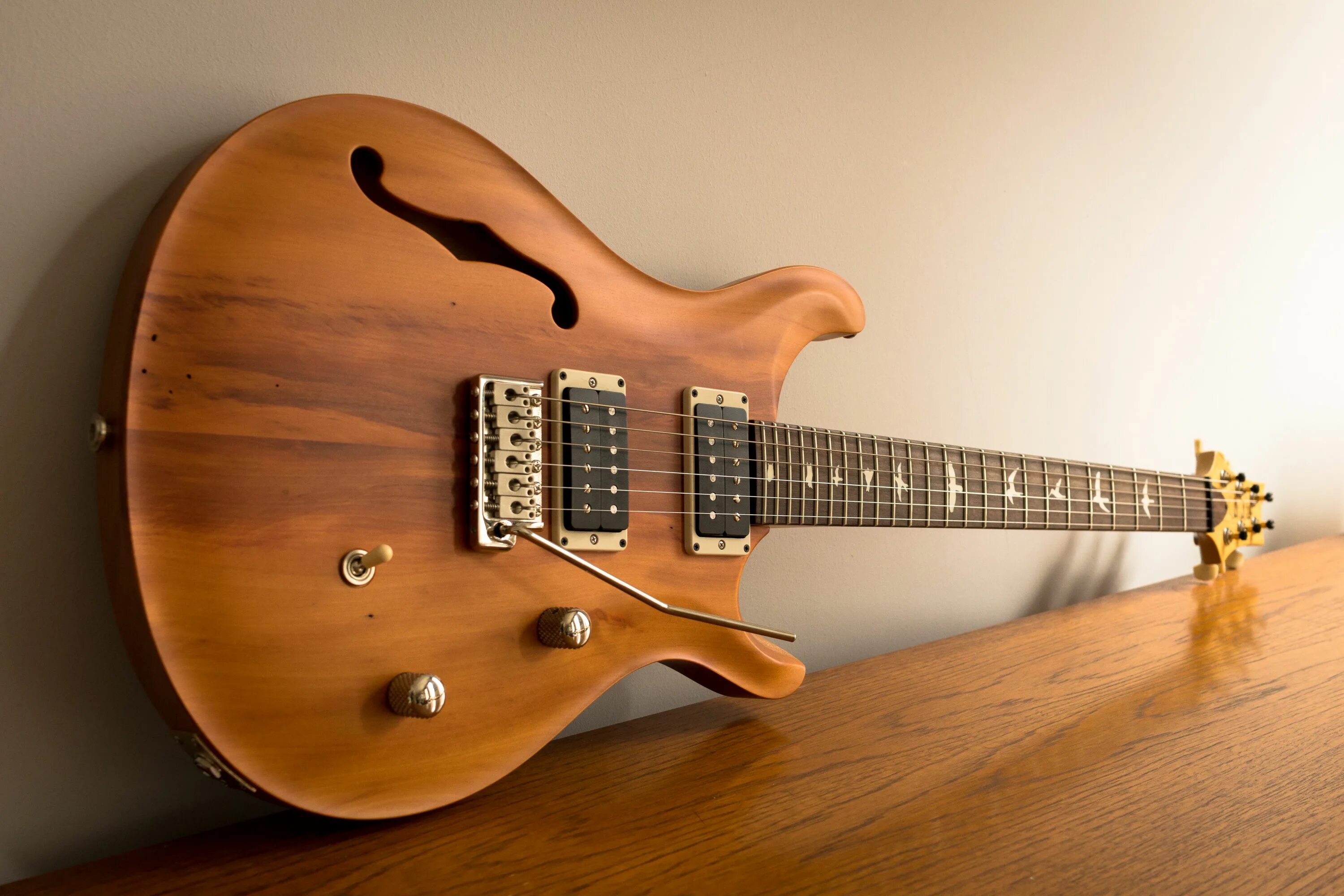 Гитары woods. Гитара ronnie wood 38n. Акустическая гитара best wood. Alderwood guitars & woodworks. Walnut guitar body.