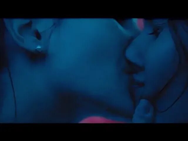 Хотеть мужчину своей сестры (2017). Desire 2017. Хотеть мужчину своей сестры (2017). Хотеть мужчину своей сестры (2017). Долгий поцелуй на ночь 1996.