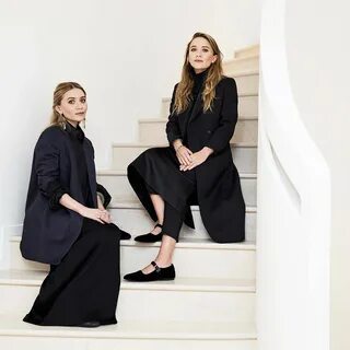 Сестра одевалась