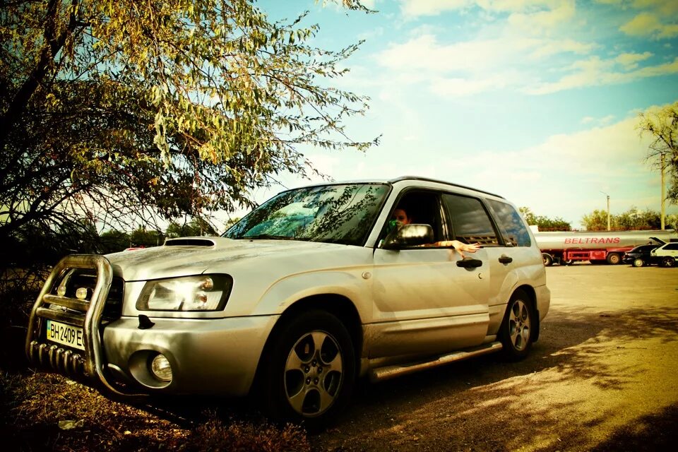 Subaru xv сравнение. Subaru forester 2000-2002. Слабые места субару. Subaru xv 2010. Forester 2000 год низ кузова.