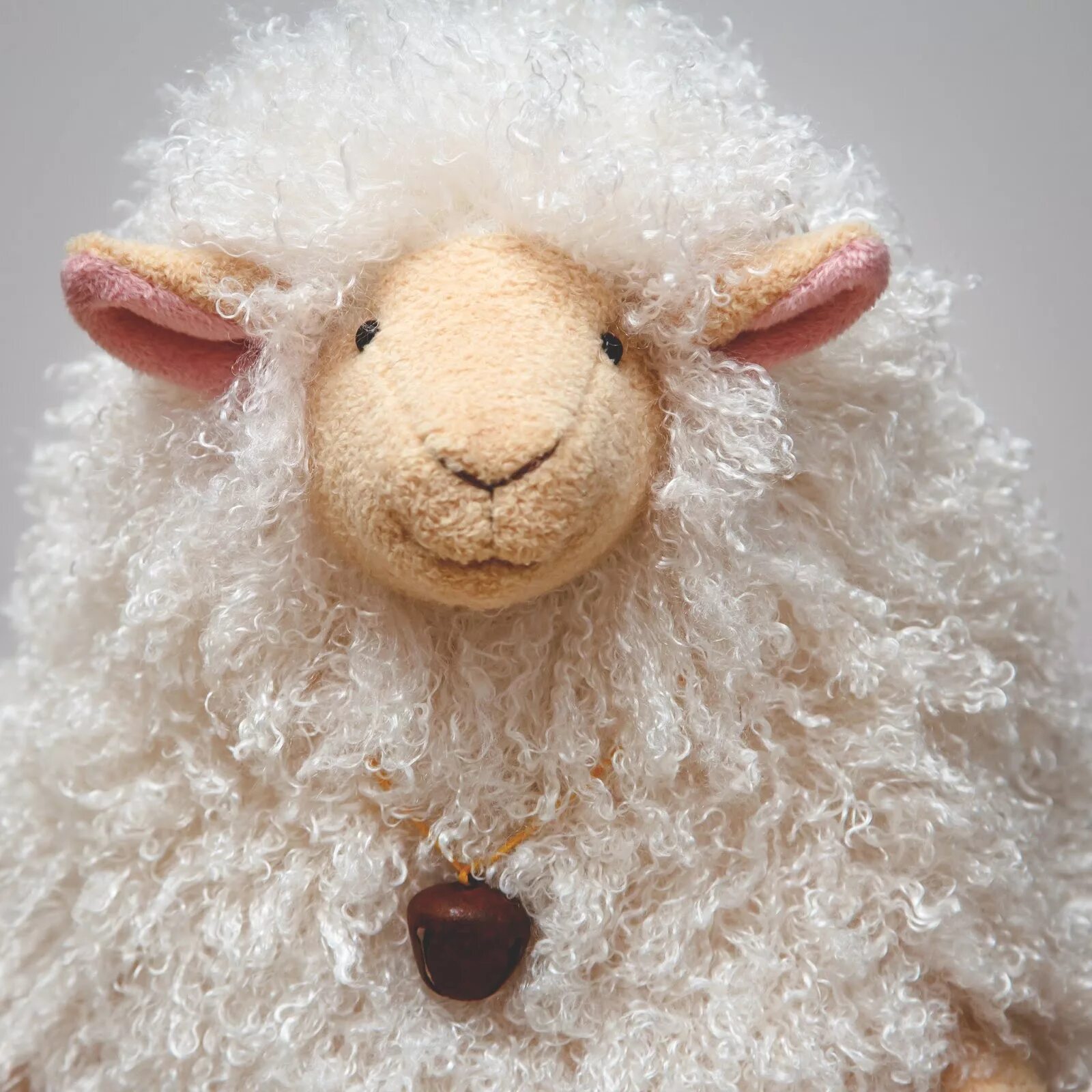 ладумский баран. игрушка овечка в костюмчике. заросшая овца в австралии. милость овечки. овечка надо.