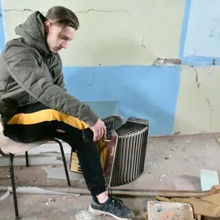 Вася на стене