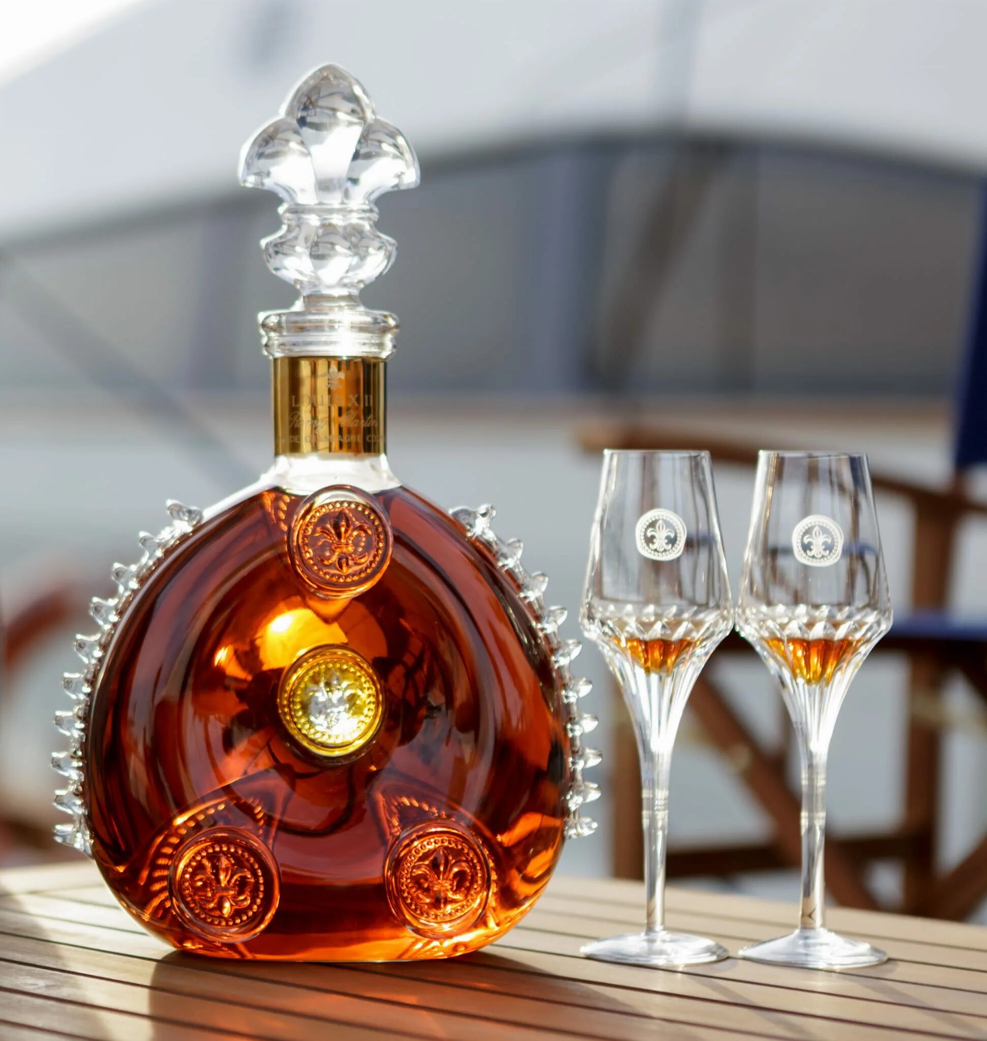 Hennessy xo бутылка. бренди хеннесси. французский коньяк хеннесси. красивые коньяки. красивые коньяки.