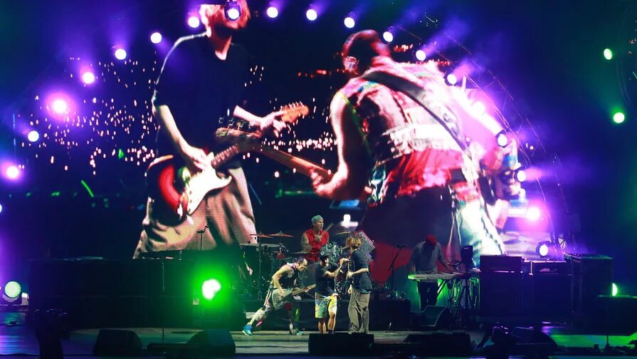 RHCP 2008. Группа Red hot Chili Peppers. Red hot Chili Peppers концерт. RHCP Live 2022. Red hot peppers концерт