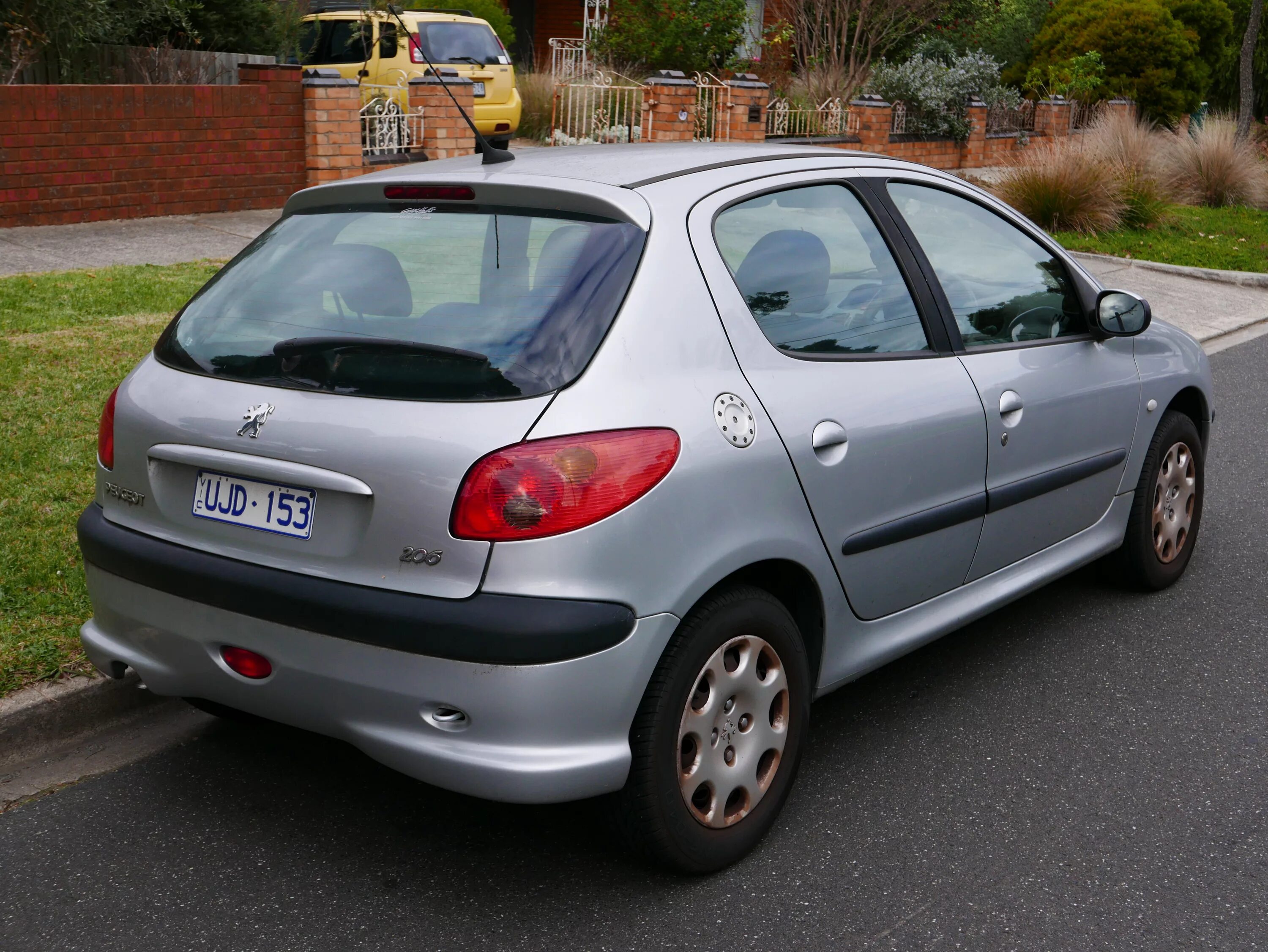 Пежо 206. Пежо 206 хэтчбек. Пежо 206 хэтчбек 5. Peugeot 206 206 хэтчбек. Купить пежо 206 в москве