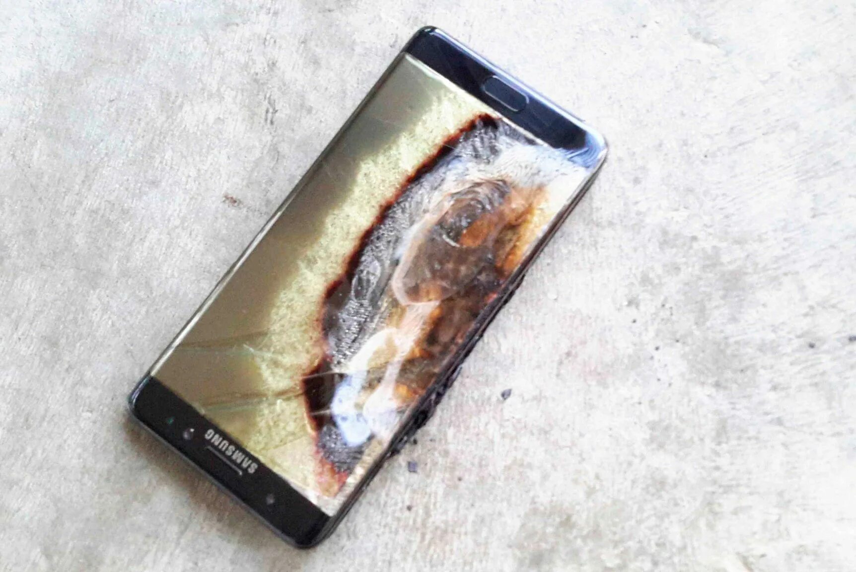 Samsung Galaxy Note 7 взрывается. Samsung Note 7. Самсунг галакси ноут 7. Самсунг ноут 7 взорвался. Samsung сгорел