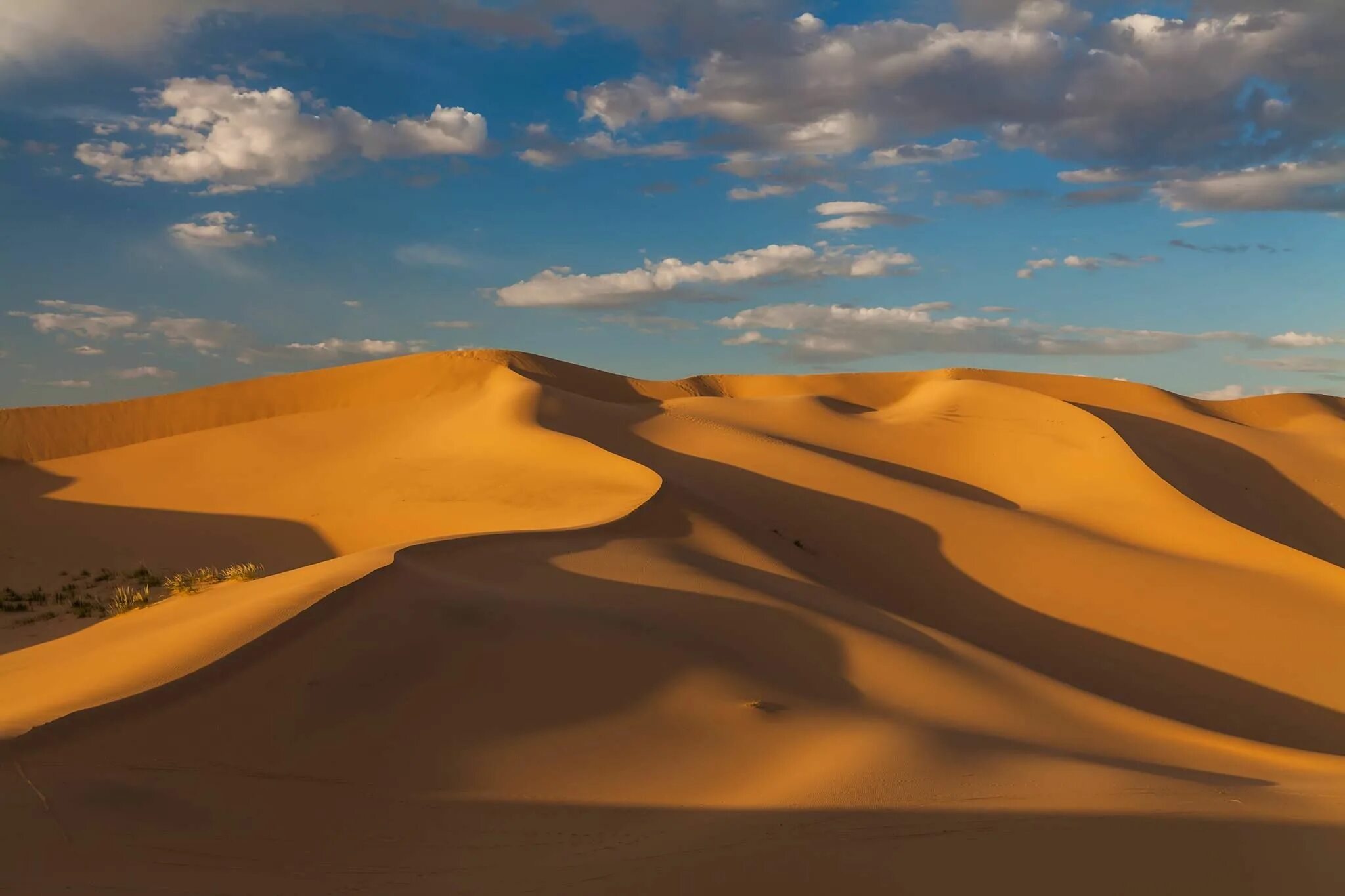Гоби это пустыня. Пески пустыни Гоби. Монголия Гоби. Монголия пустынягаби. Барханы Гобби.