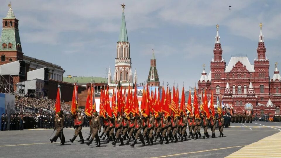 Парад в москве участники. Парад на красной площади 9 мая 2015 года. Московский Кремль парад Победы. Московский Кремль парад Победы 1991. Москва Кремль красная площадь парад.