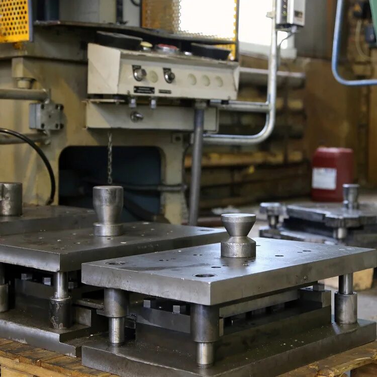 Qform3d листовая штамповка. штамповка деталей из металла. листовая штамповка металла дб2430. Gasparini gs809 штамп холодной штамповки лотки. изготовление штамповки.