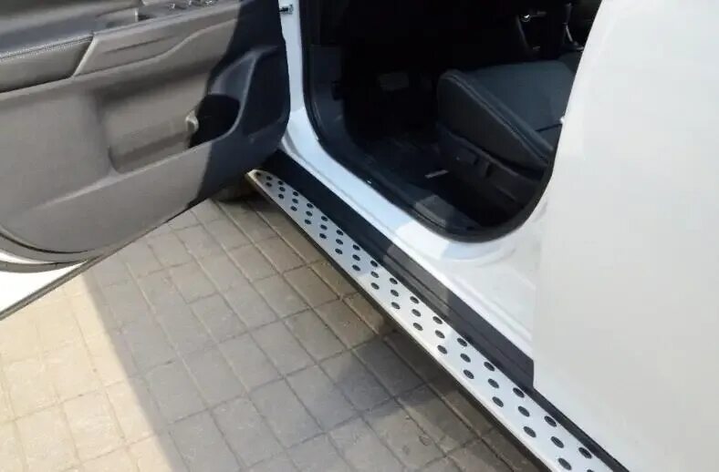 Подножки митсубиси аутлендер. Пороги mitsubishi outlander 3. порог-подножка для mitsubishi outlander 2012. пороги на митсубиси аутлендер 3. пороги mitsubishi outlander 2014.