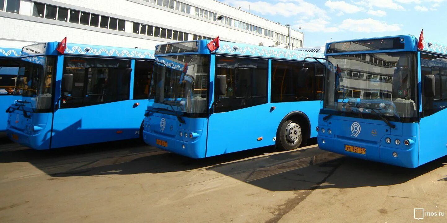 Мосгортранс Луганский транспорт. Новые автобусы Москвы на конечной.