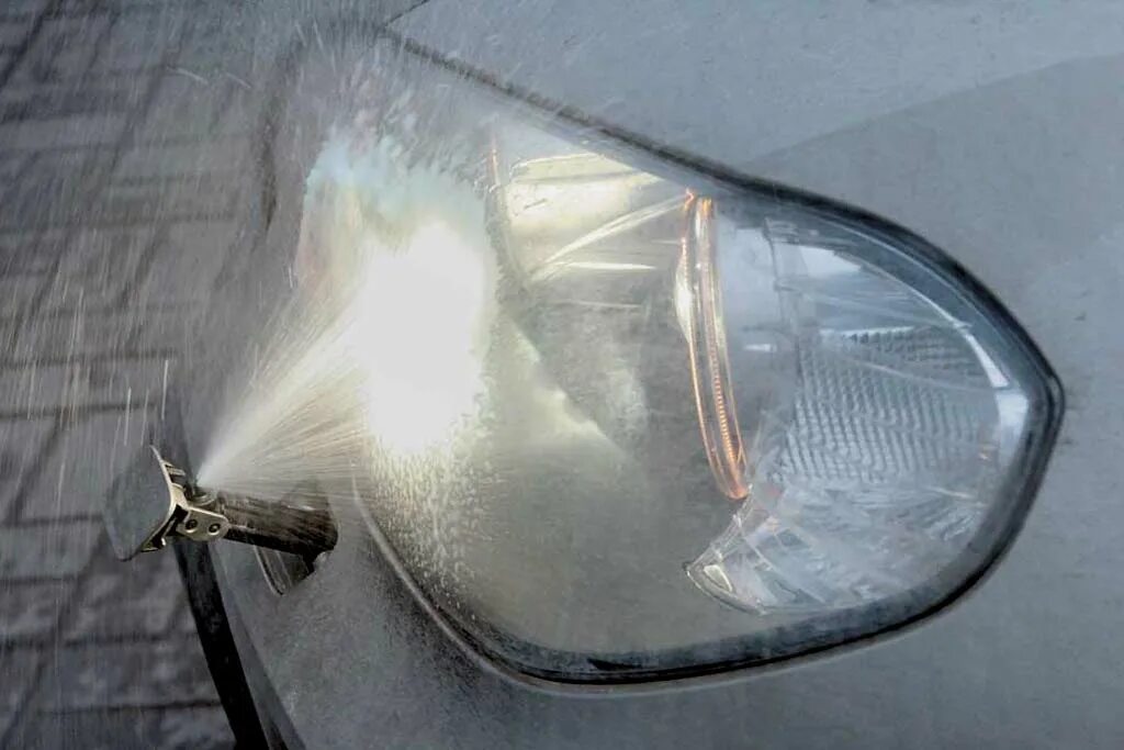 Омыватель фар ауди а5. Форсунка омывателя фар hella. Hella форсунка омывателя фар универсальные. Омыватель фар на автомобиле. Омыватель фар.