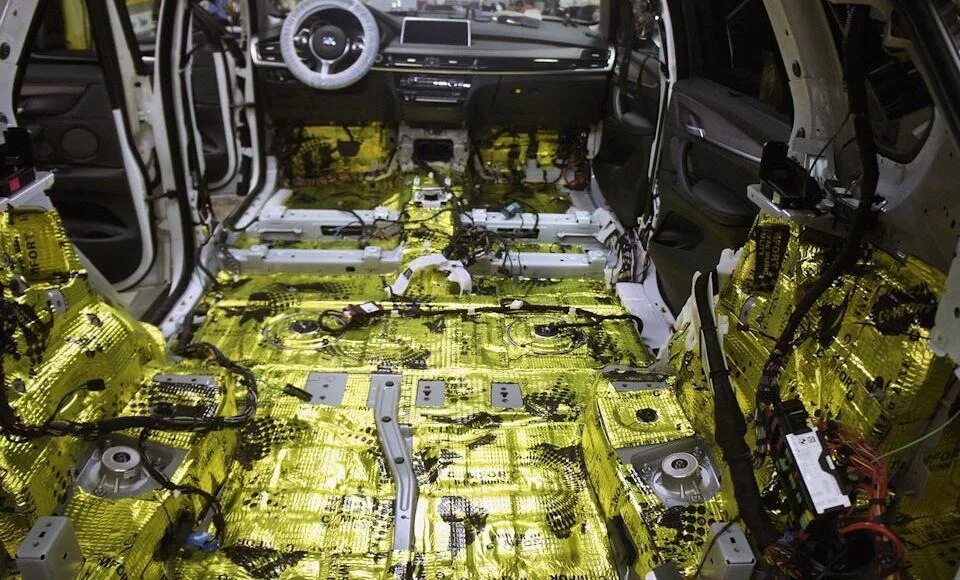 Шумоизоляция автомобиля каптива 3. Вибро шумоизоляция xray cross. Шумоизоляция багажника шумофф. Автомотор шумоизоляция. Шумоизоляция авто stp.