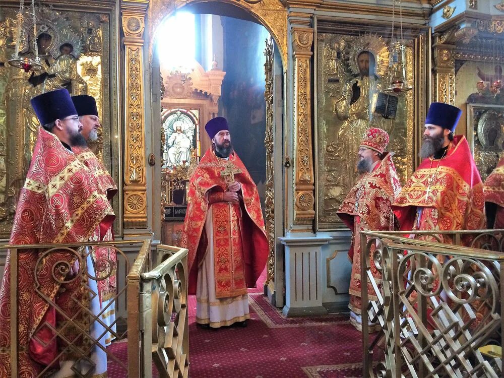 николай гуторов священник. георгий гуторов. священник максим сущеве. храм тихвинской иконы божией матери настоятель. настоятель тихвинского храма.