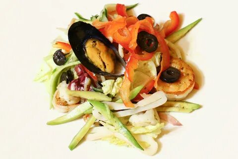 Морской коктейль с овощами
