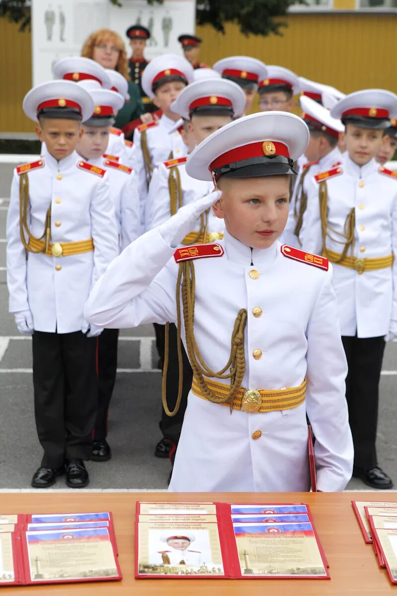 Военное кадетское училище в Санкт-Петербурге. Кадеты кадетского корпуса Петергоф. Санкт-Петербургский кадетский корпус форма кадетская. Кадетские корпуса после 4 класса