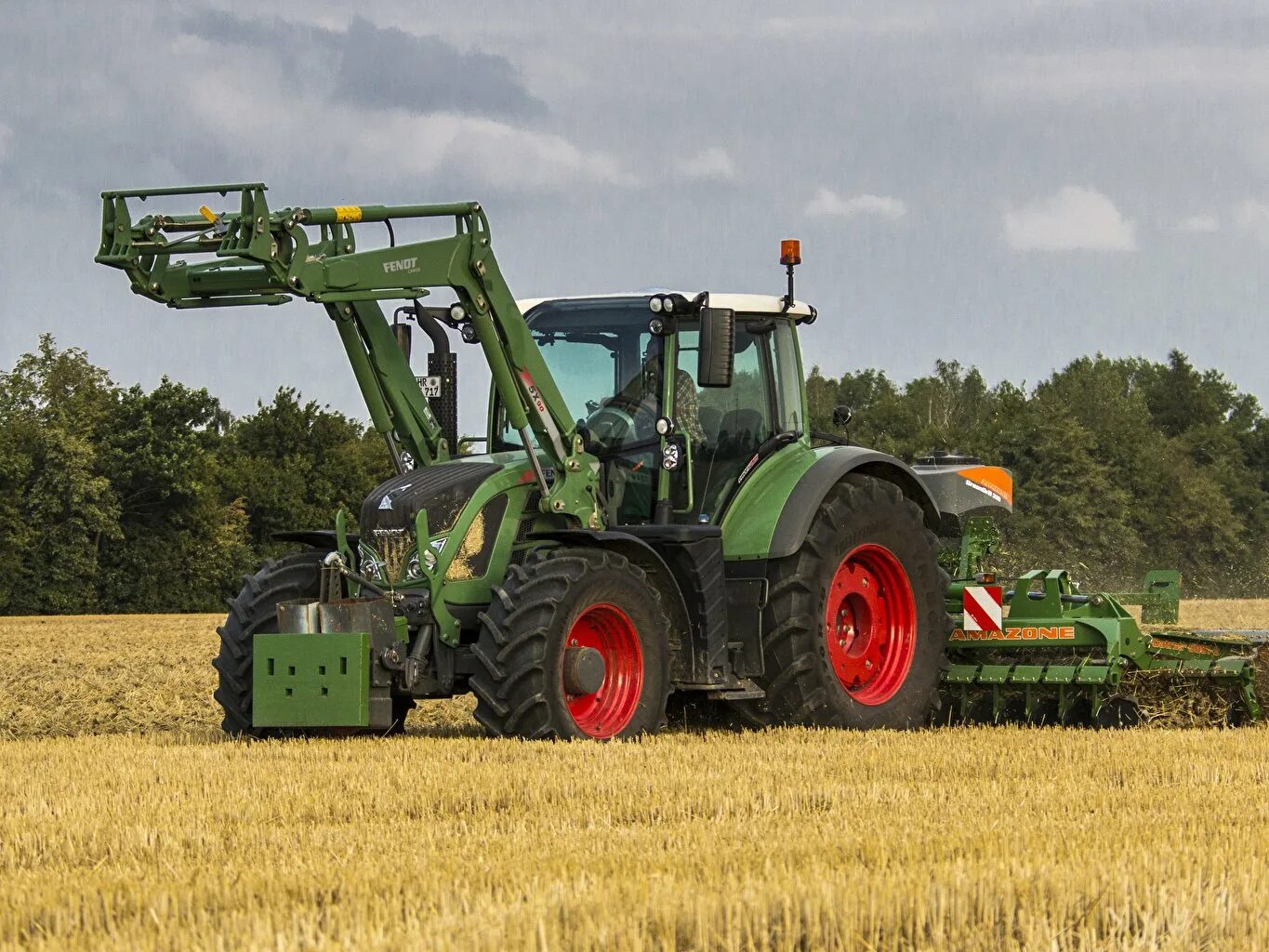 Техническое обслуживание тракторов и сельскохозяйственных машин. Fendt 340. Fendt 724 vario. Сельскохозяйственная техника презентация. Трактор технологическая машина.