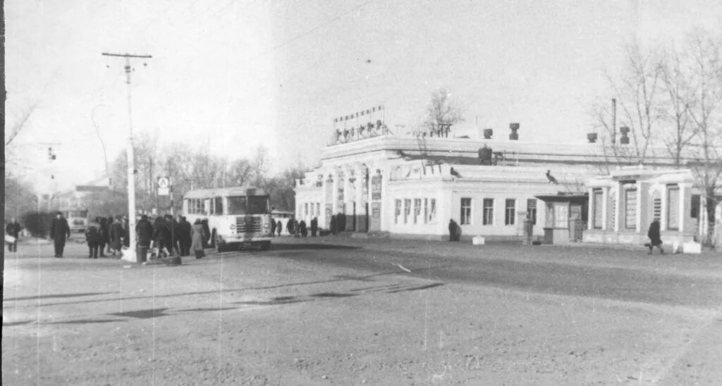 Кинотеатр белогорск амурская. Старый город Белогорск Амурская область. Кинотеатр Белогорск Амурская область. Кинотеатр город Белогорск. Ретро Белогорск Амурская область.