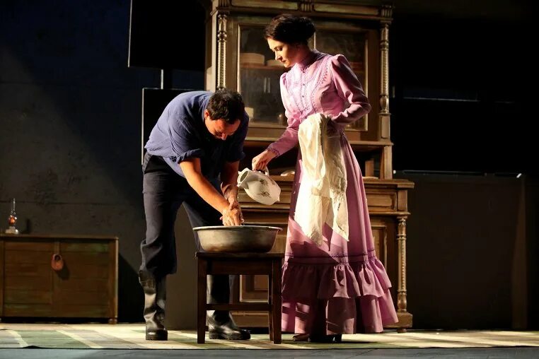 Мещане современник. Мещане спектакль мягков. Мещане горький спектакль. Мещане спектакль эмма. Чудаки спектакль цдкж.