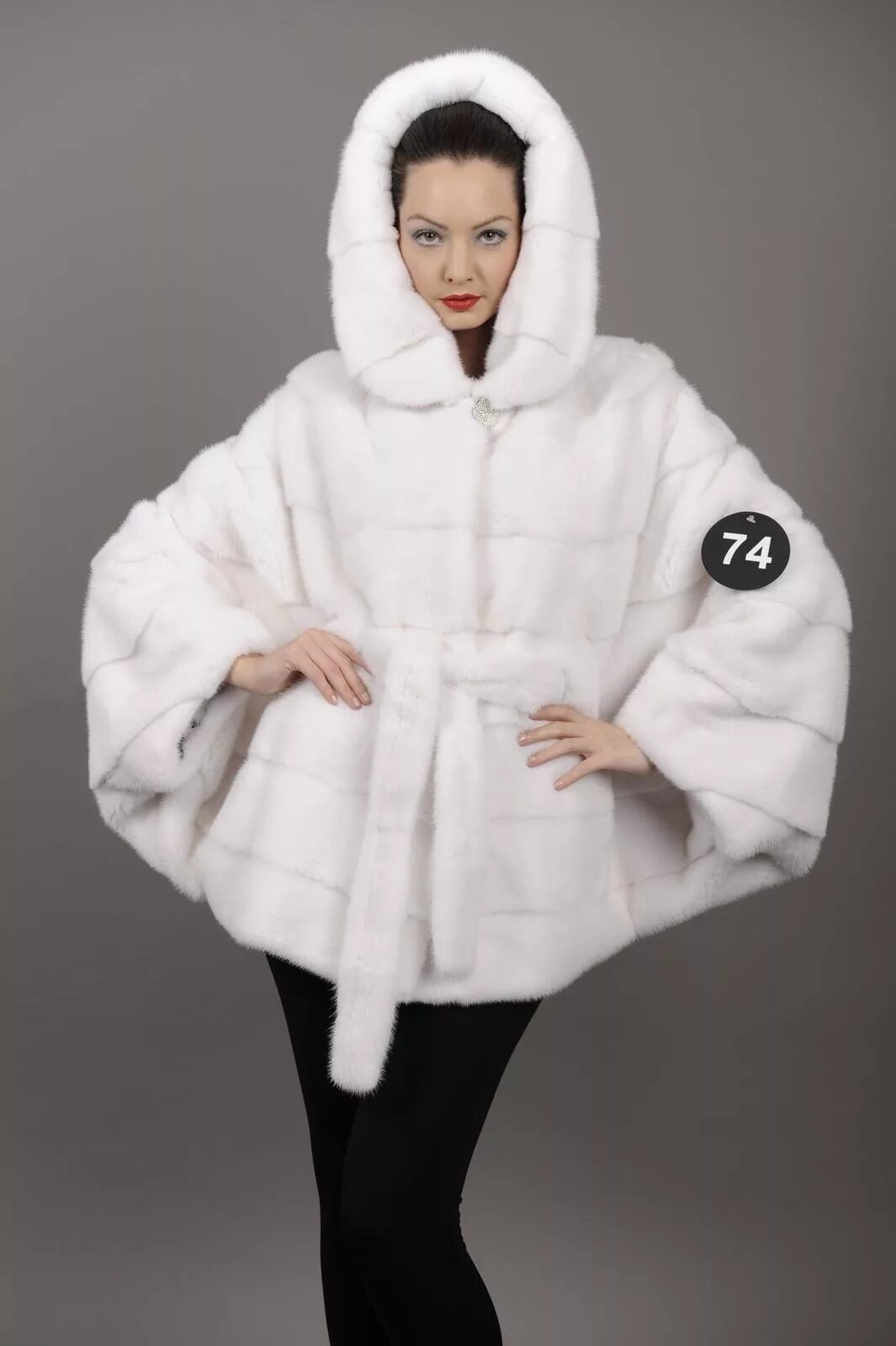 Шуба danna норковая белая. Шуба норковая белая с капюшоном алессандро босс. Белая норковая шуба charisma. Белая норковая шуба трансформер alef. Белая норковая шуба charisma.