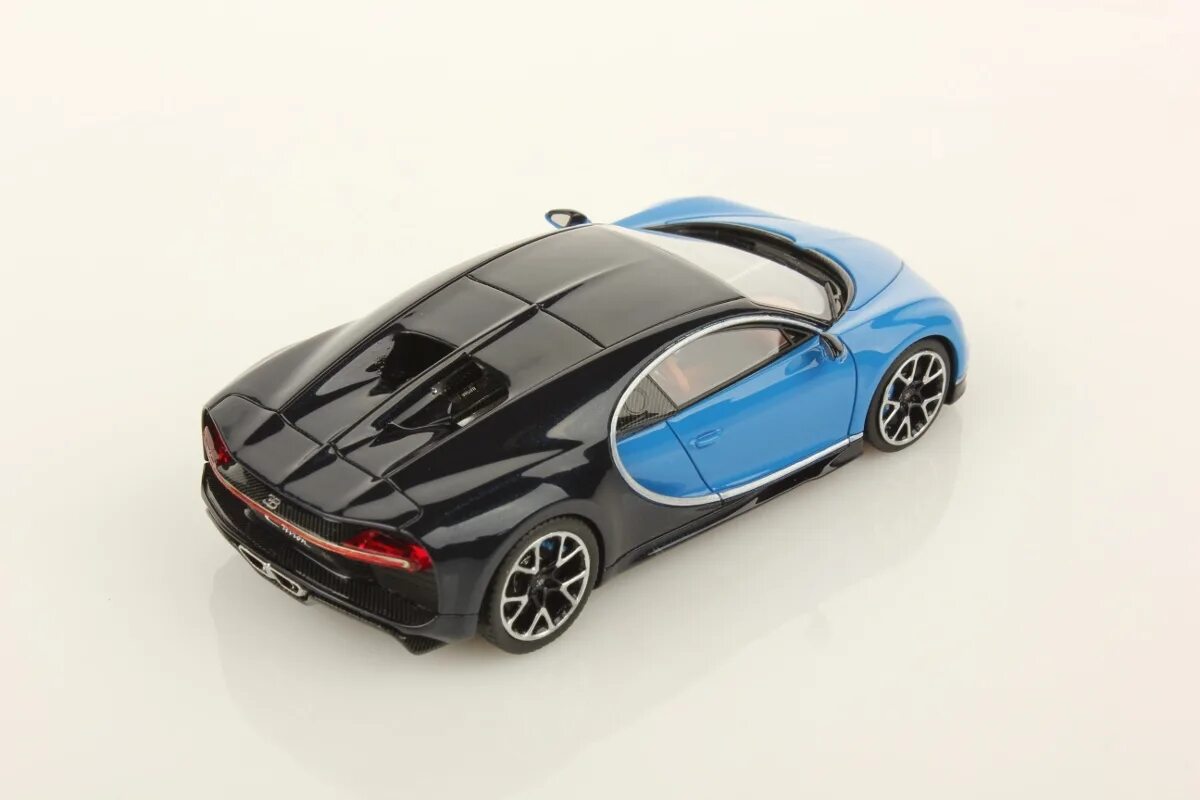 Hot Wheels Bugatti Chiron. Бугатти Chiron 1 43. Бугатти ЧИРОН 1.43 IXO. Hot Wheels Premium Bugatti Chiron. Хот вилс бугатти