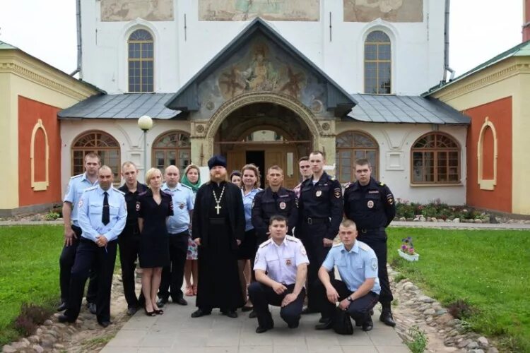 Тихвинский городской суд сайт. ОМВД по Тихвинскому району сотрудники. ОМВД по Тихвинскому району Ленинградской области. Начальник ОВД Тихвинского района Ленинградской области.