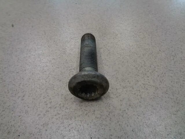 болт ауди а6 с5. болты для колеса ауди а6. болт ауди а6 с5. болт ступицы ауди а6с6. болт ауди а6 с5.