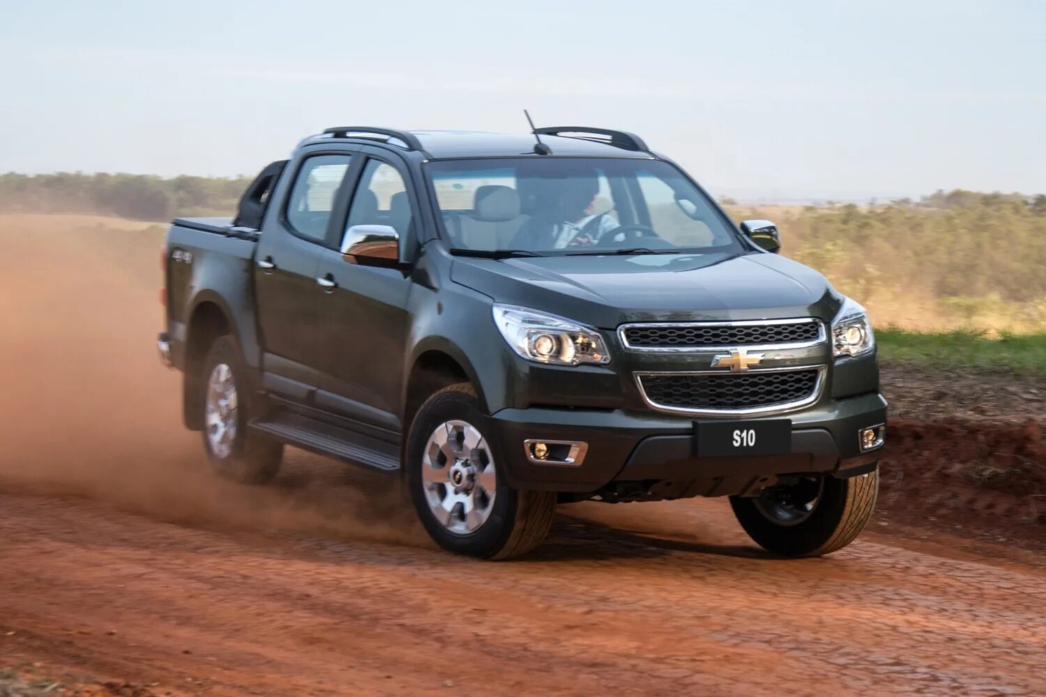 Как правильно шевроле. Chevrolet s10 2012. chevrolet s10 2015. chevrolet s10 2019. шевроле 10x.