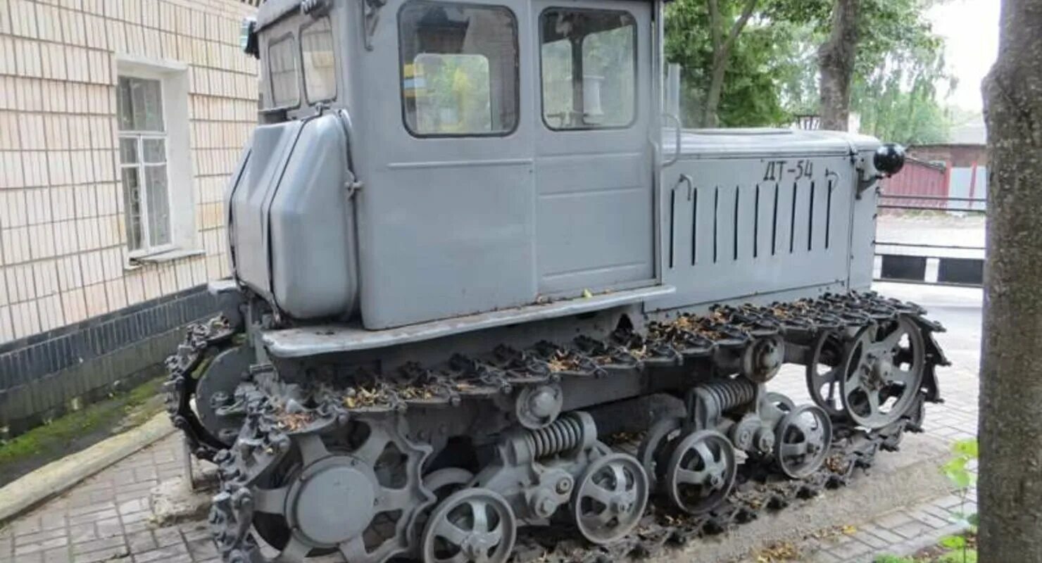 Трактор 54. Гусеничный трактор дт-54. дт-54 трактор. гусеничный трактор ссср дт54. трактор дт 54 хтз.
