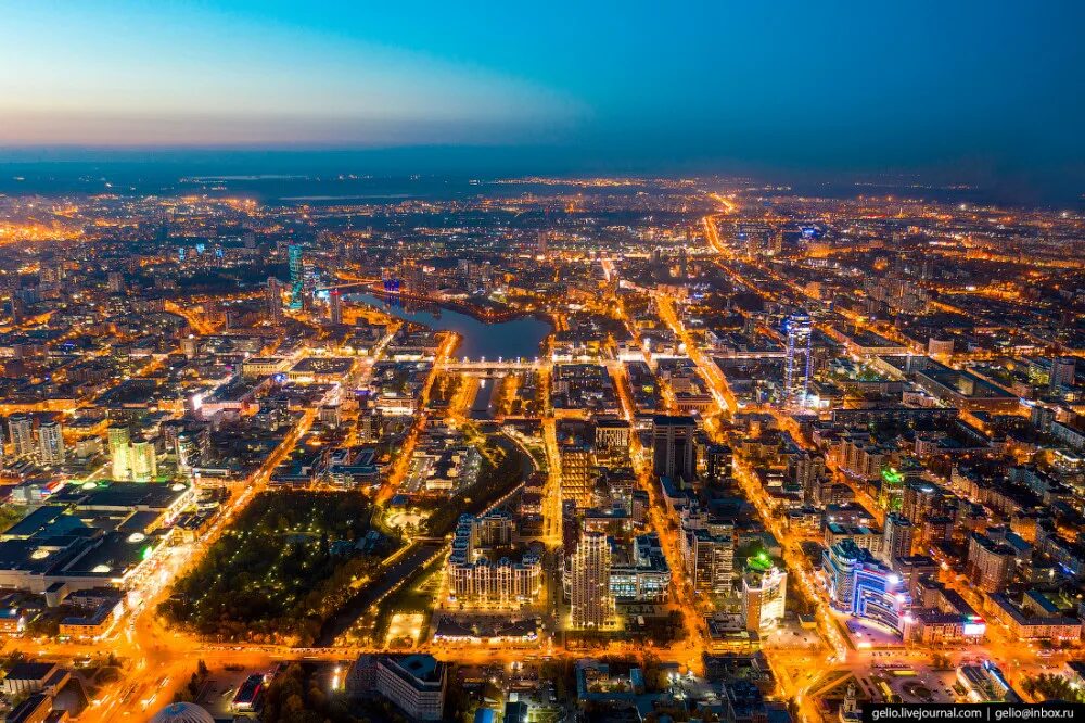 Высоцкий екатеринбург. Центр еката. Дивс екатеринбург. Екатеринбург с высоты птичьего полета. Екатеринбург сити с высоты.