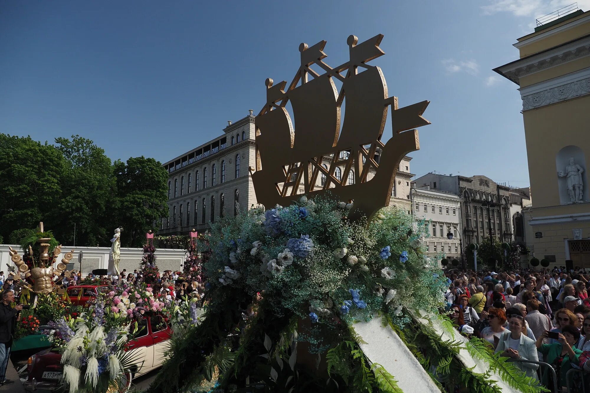 1 июня спб. Фестиваль цветов в Санкт-Петербурге 2022. Площадь Островского Санкт-Петербург. Фестиваль Адмиралтейство СПБ. Фестиваль цветов в Питере.