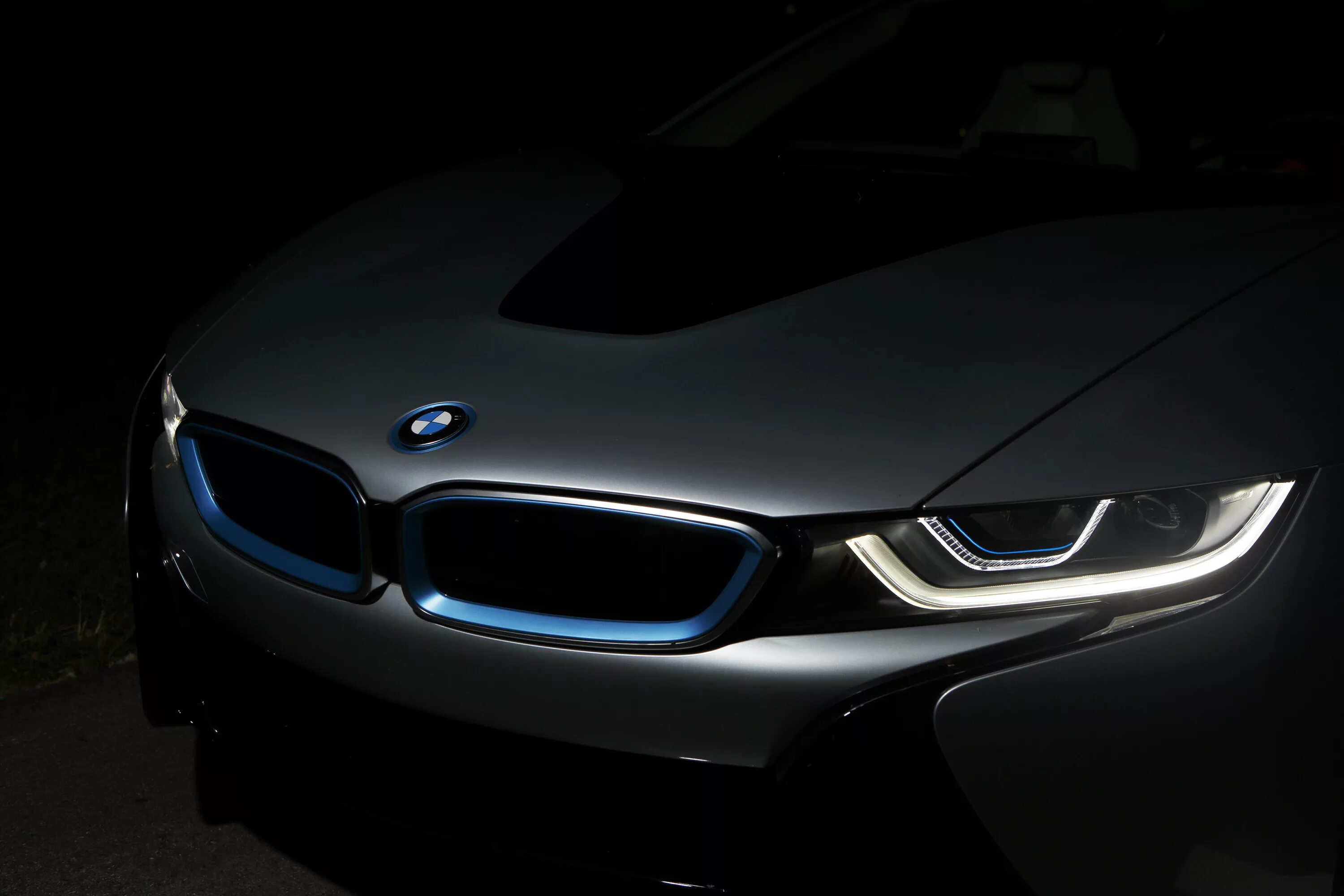 Лазерные фары bmw. BMW i8 фары. BMW i8 Laser Light. BMW i8 лазерные фары. Лазерные фары БМВ i8.