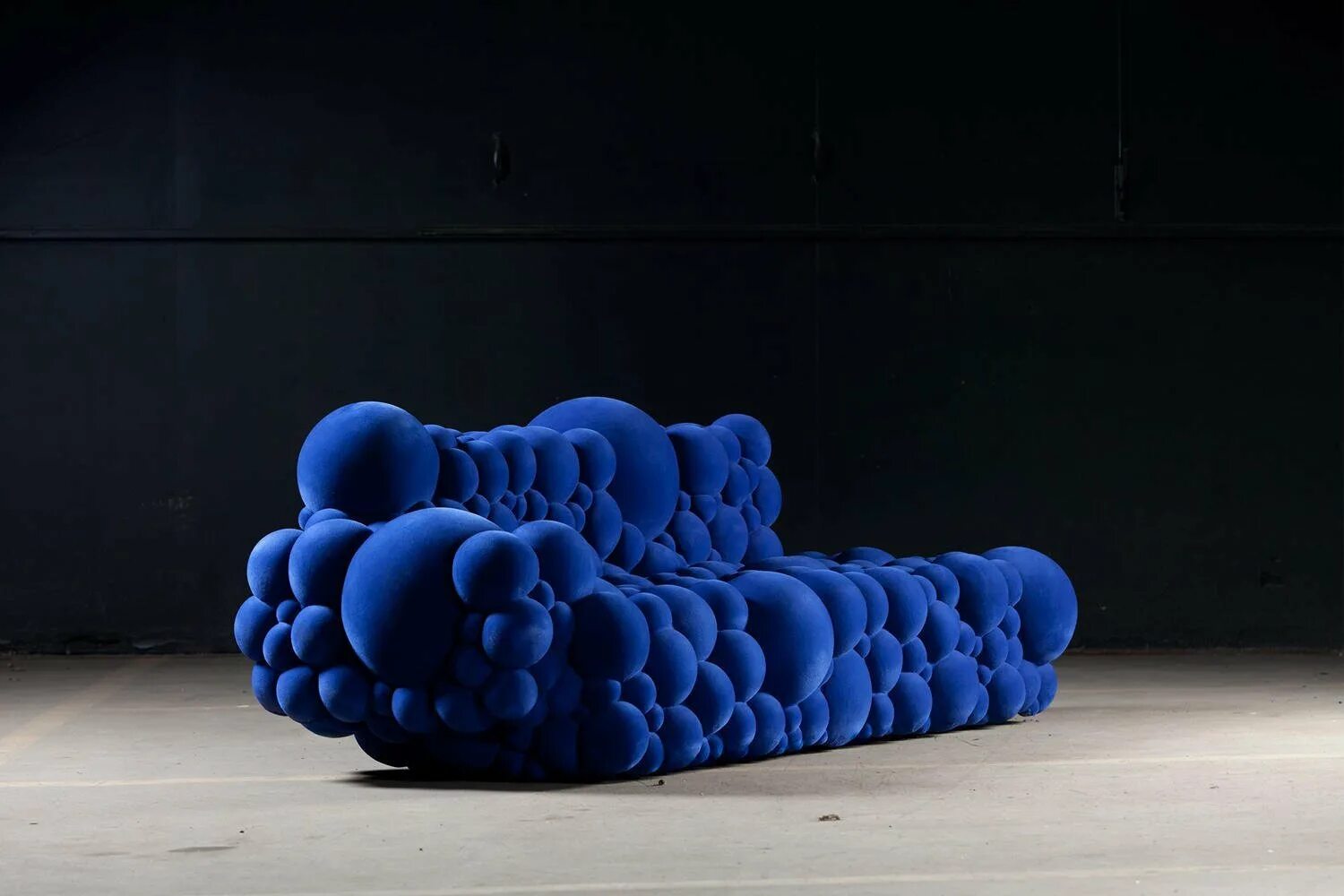 Необычные столы для офиса. Странные дизайнерские вещи. Креатив форм. Дизайнерские кружки. Необычные предметы искусства.