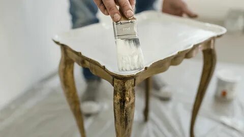 Лакировать мебель