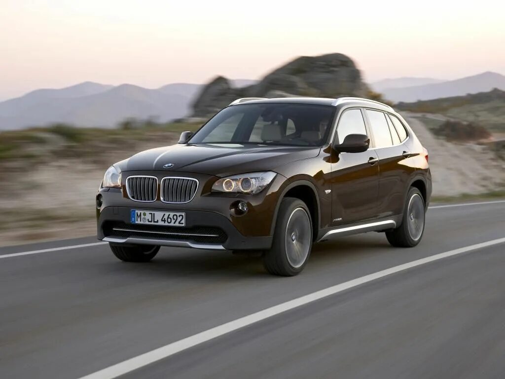 X 1 является. BMW x1 2011. BMW x1 Brilliance.