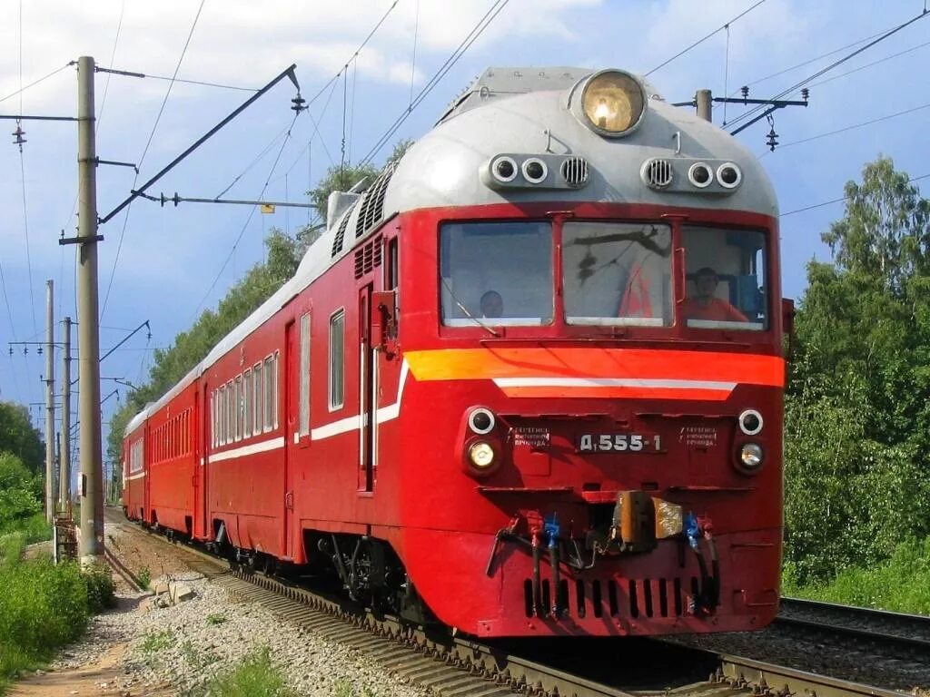 Дизель поезд д1-555. Дизель поезд д1 википедия. Тележка д1 дизель поезд. Дизель поезд д1 скжд. Дизель поезд д1 ржев.