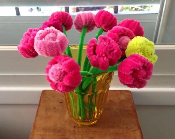 синельная проволока тюльпаны. синельная проволока цветочек. тюльпаны из синельной проволоки мастер класс. синельная проволока цветы. цветы из пушистой проволоки.