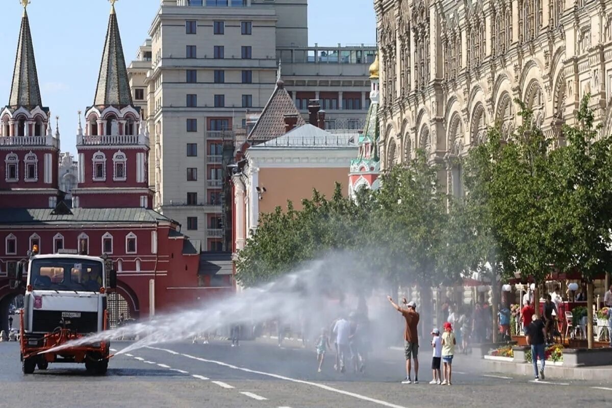 Сильная жара в городе