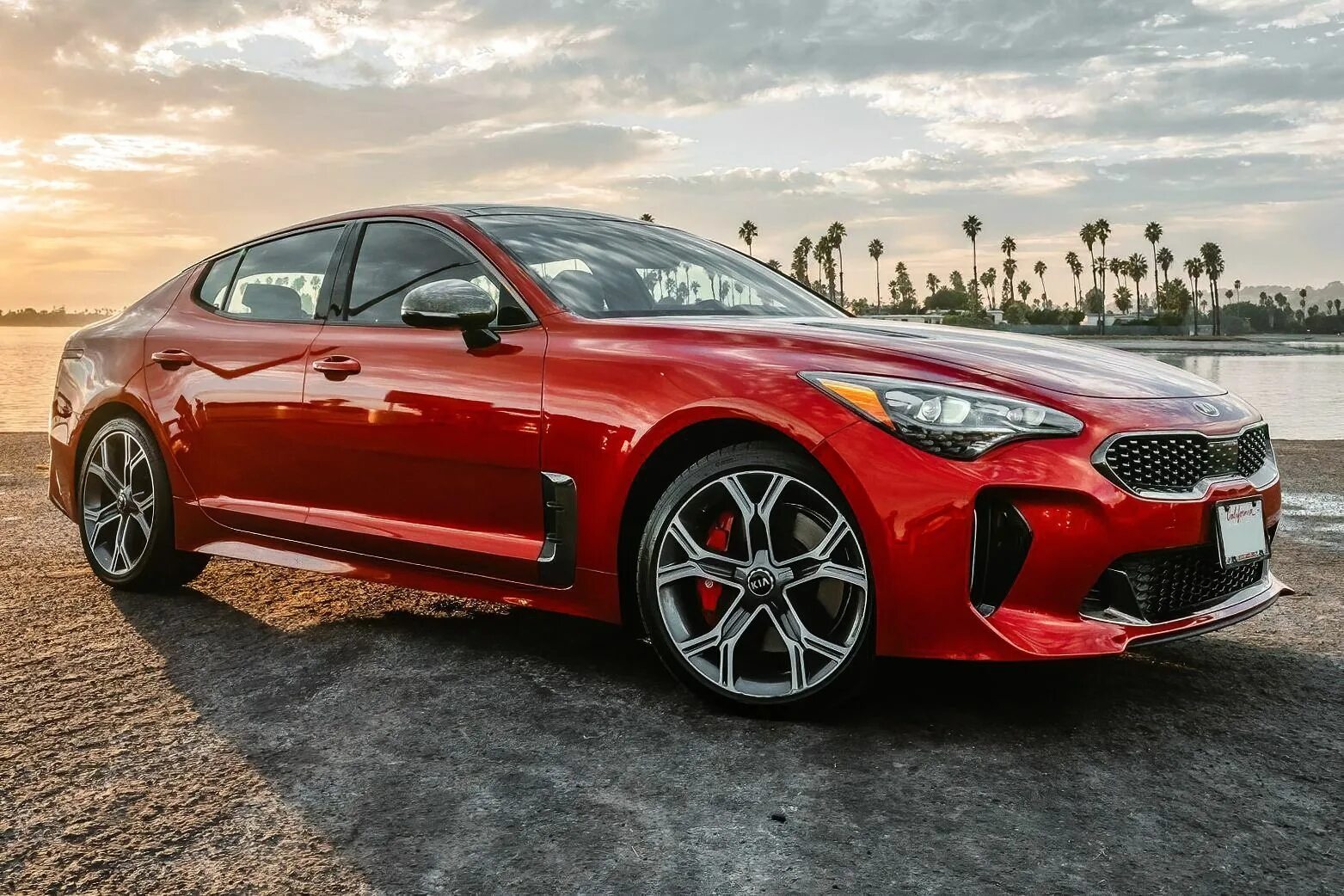 Киа стингер купить новый. Kia Stinger gt2. Kia Stinger 2018. Kia gt 2018. Kia Stinger 2022.