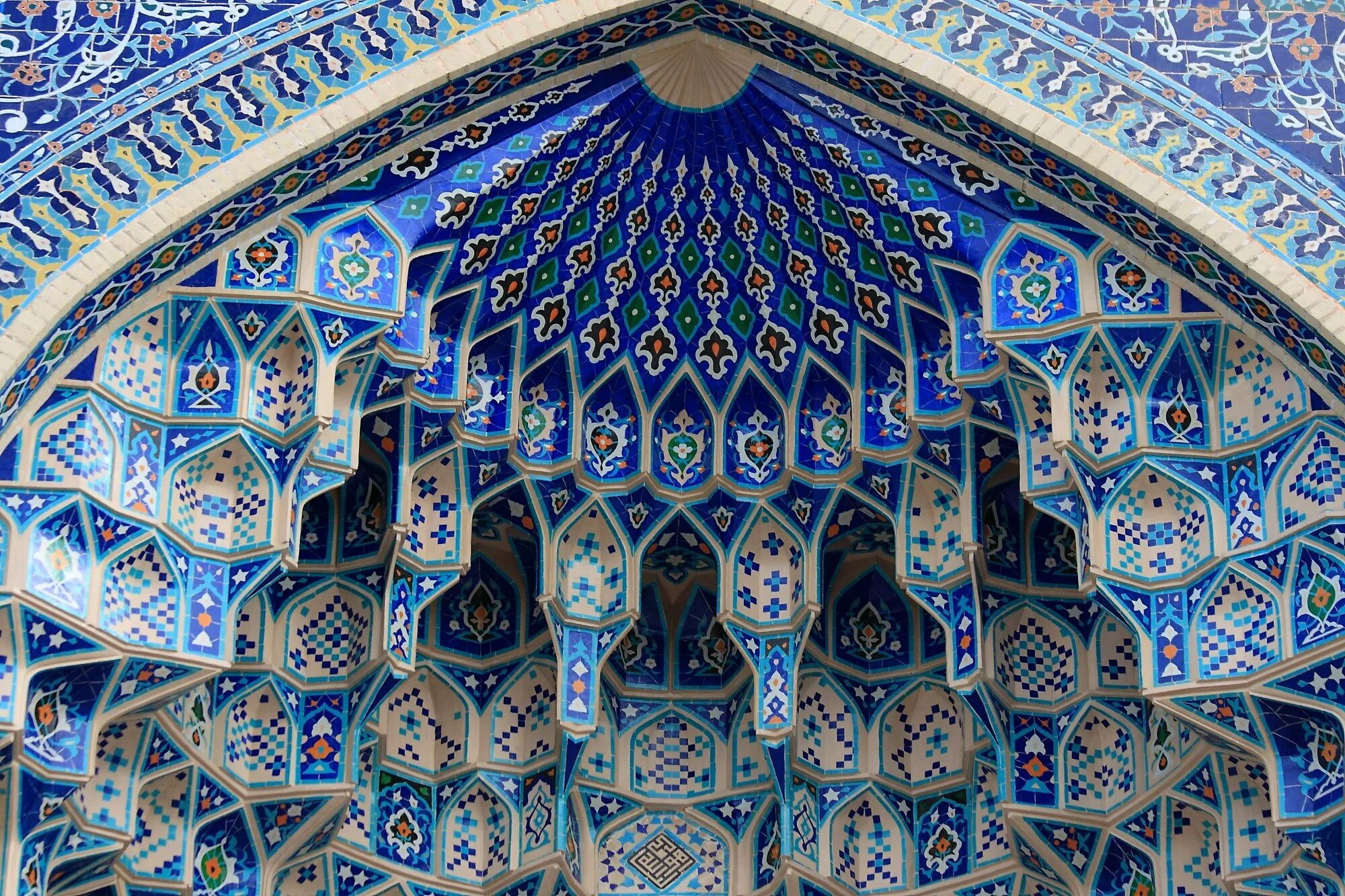 Чем украшают мечети. Мозаика медресе Самарканд. Марокко орнамент Гирих. Самарканд медресе орнамент. Самарканд Бухара архитектура мечеть.