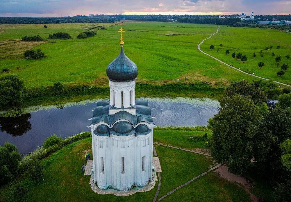 Князь построивший церковь покрова на нерли. Храм покрова на нерли. боголюбово храм покрова на нерли. храм покрова на нерли во владимирской области. покрова на нерли во владимире.