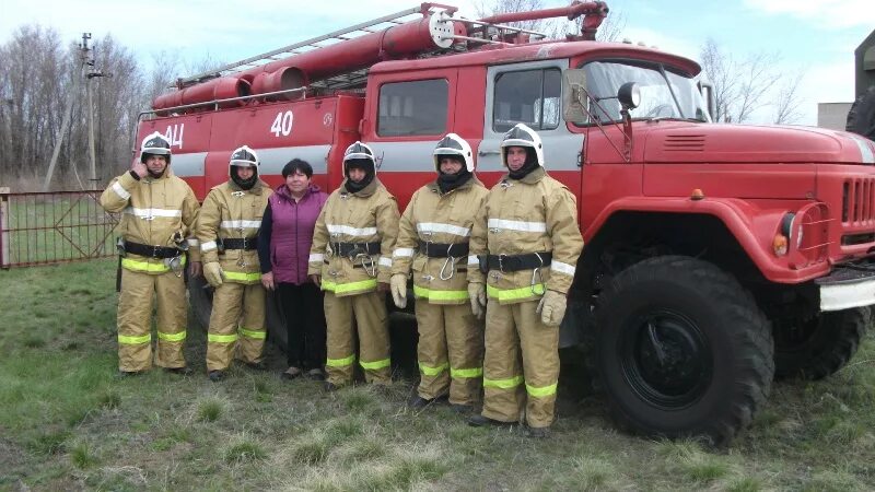 тренировка пожарных. тренировка пожарной тревоги. сигнал пожарной тревоги в школе. пожар тревогу. позорная тревога в школе.
