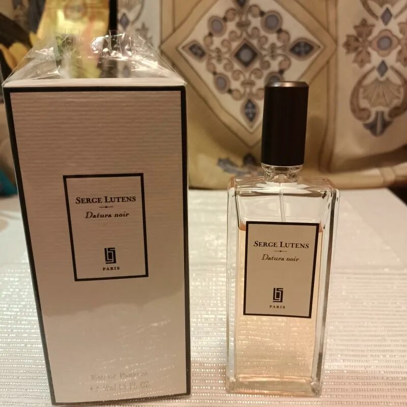 Datura noir. Serge lutens datura noir.