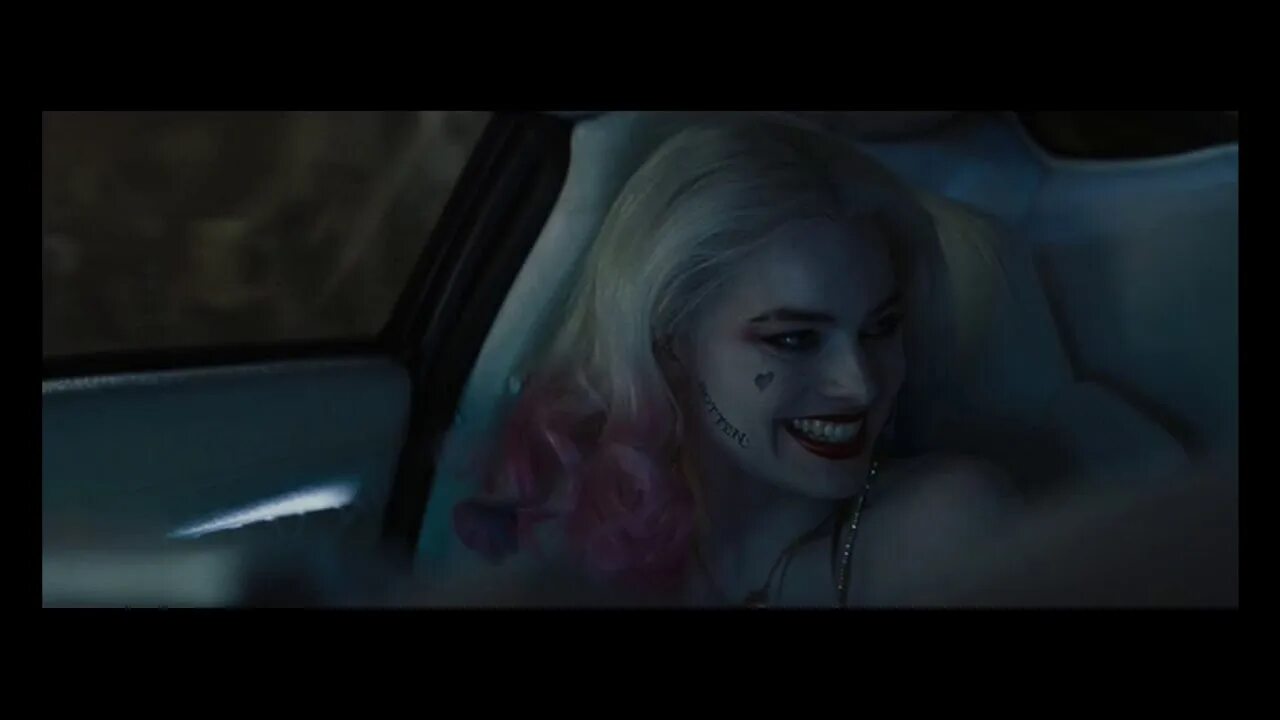 Образ харли в психбольни. Марго робби харли. Джокер и харли квинн расстались. Эмма стоун отряд самоубийц. Харли квинн марго робби.